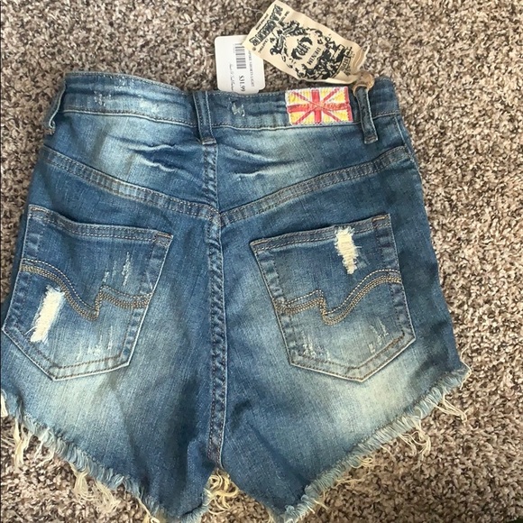 Cute summer shots. - Picture 2 of 2